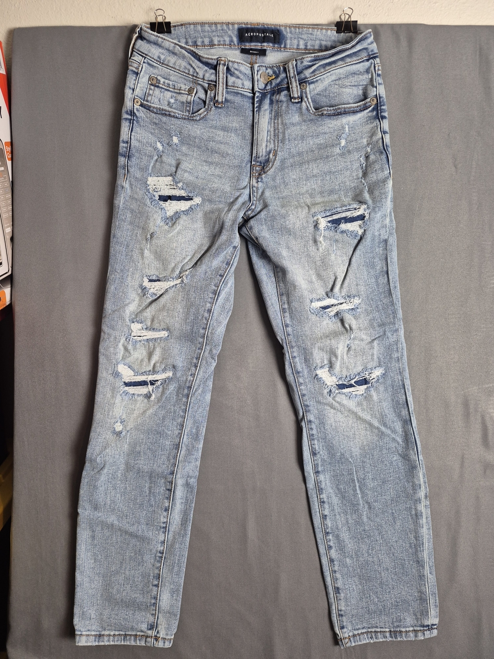 Aeropostale Light Blue Distressed Men's Slim Straight Jeans. Size 29/30.